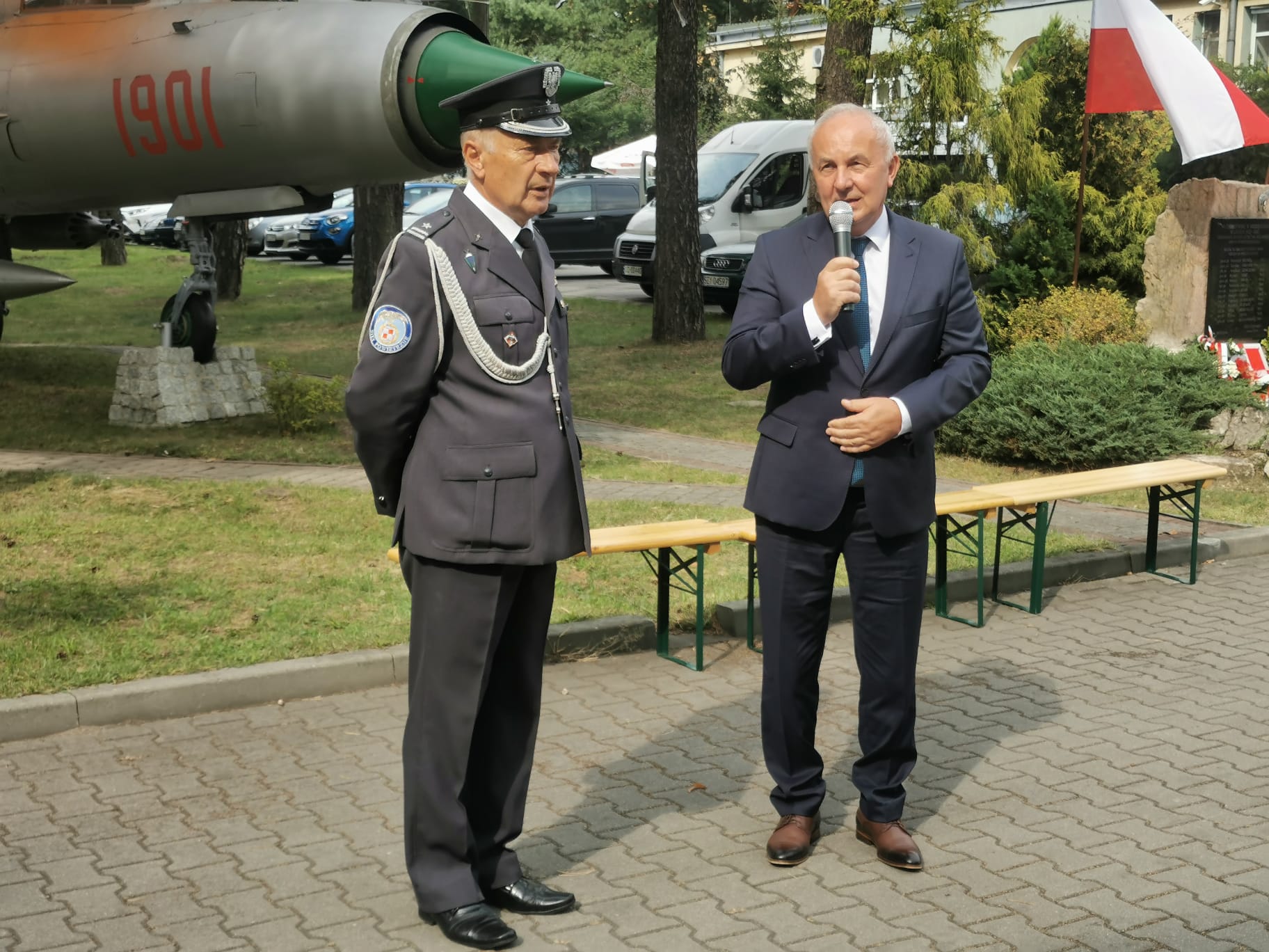Zdjęcie przedstawiające fragment przemowy Wójta Gminy Mierzęcice Grzegorza Podlejskiego