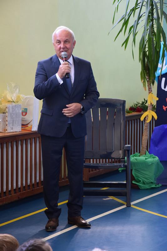 Zdjęcie przedstawiające zakończenie roku szkolnego 2021/2022