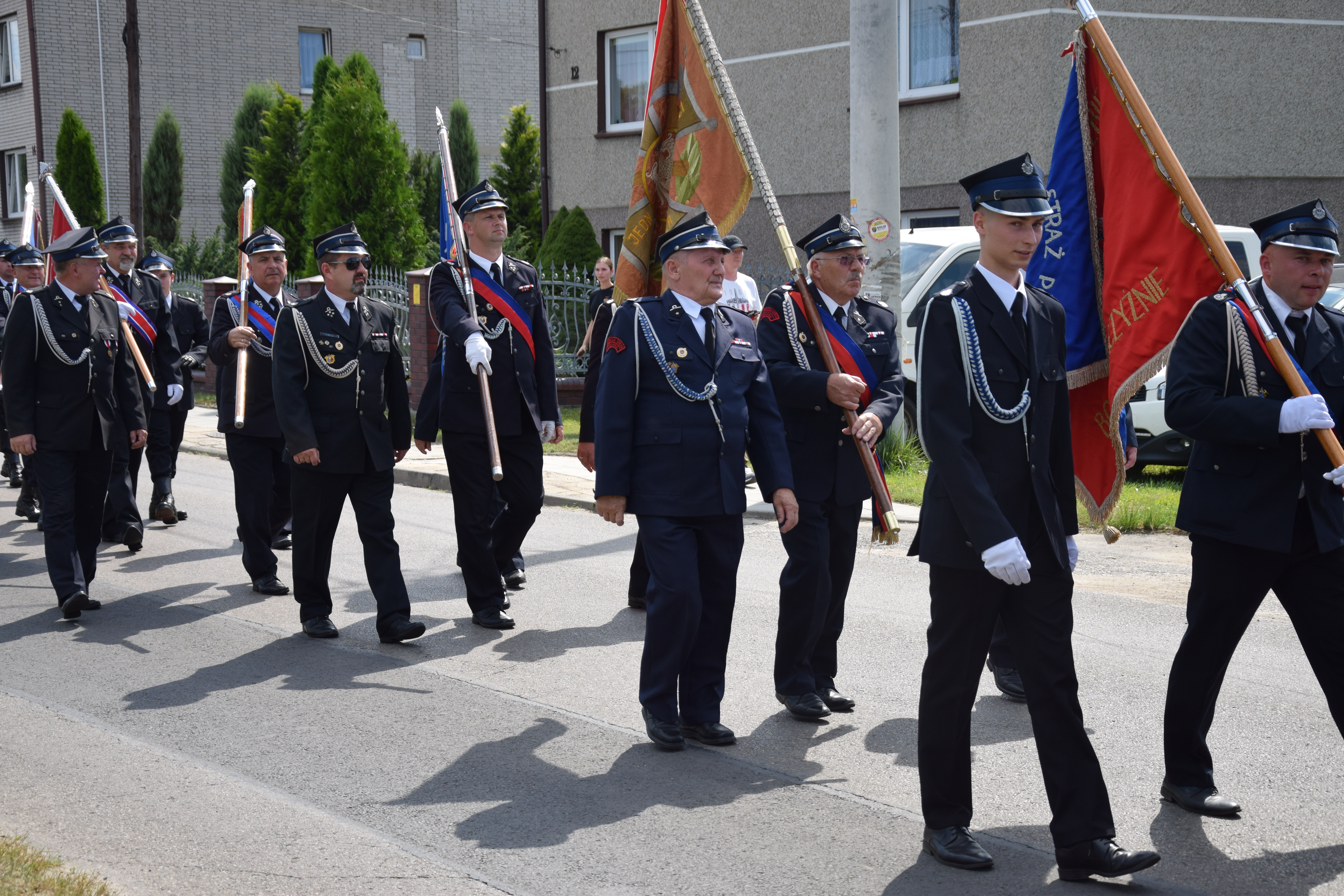 Zdjęcie przedstawia uczestników Jubileuszu 100-lecia OSP Toporowice