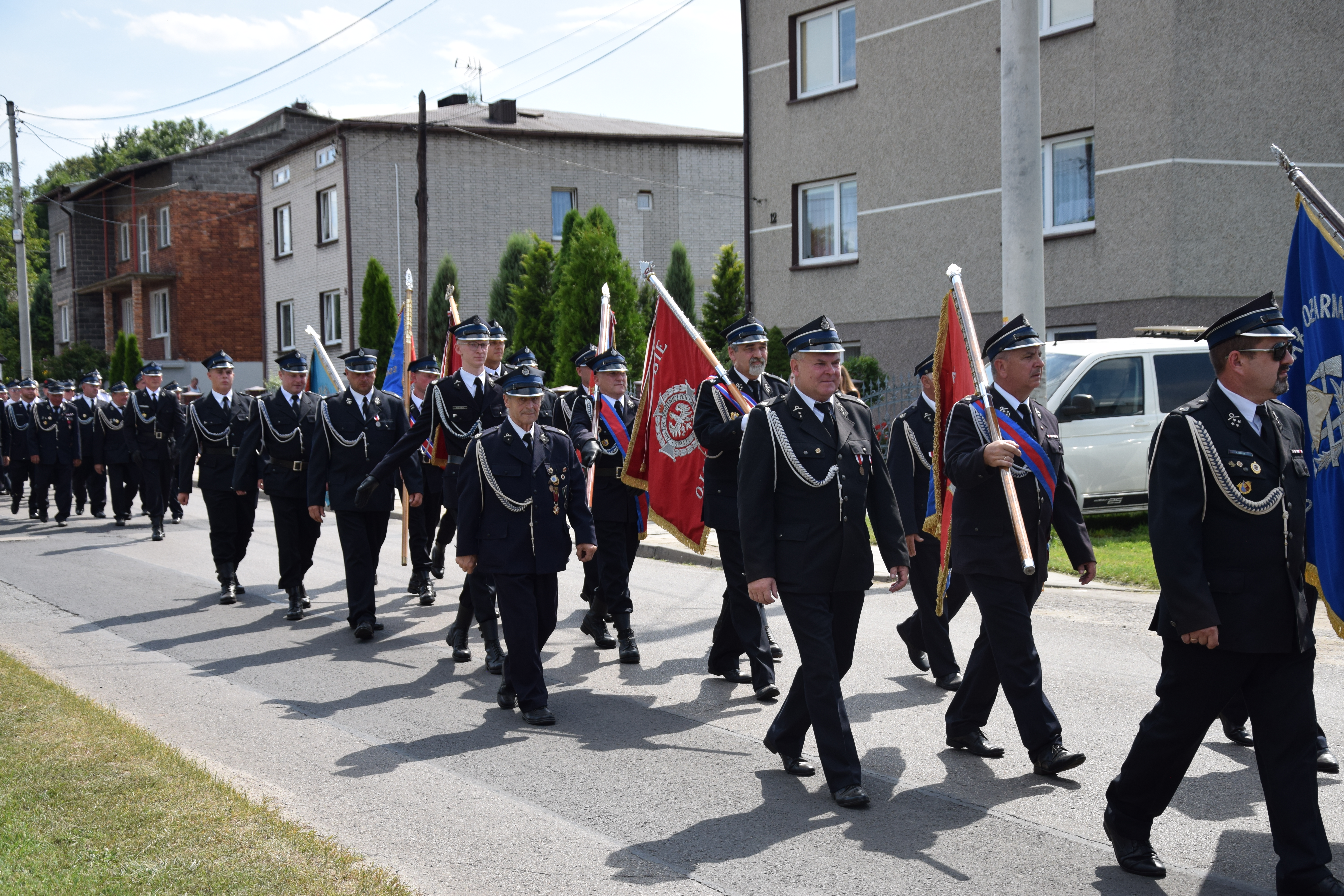 Zdjęcie przedstawia uczestników Jubileuszu 100-lecia OSP Toporowice