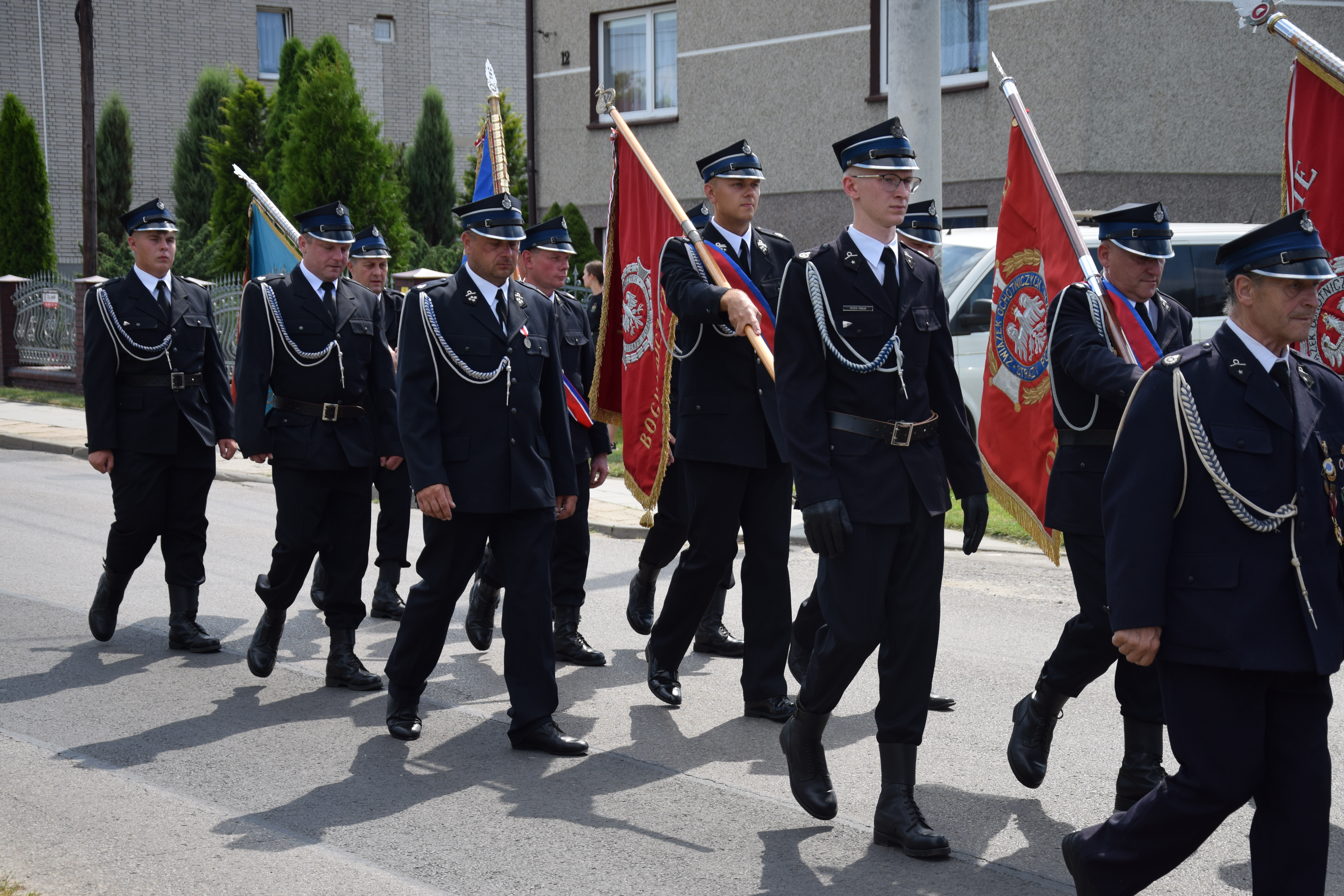Zdjęcie przedstawia uczestników Jubileuszu 100-lecia OSP Toporowice
