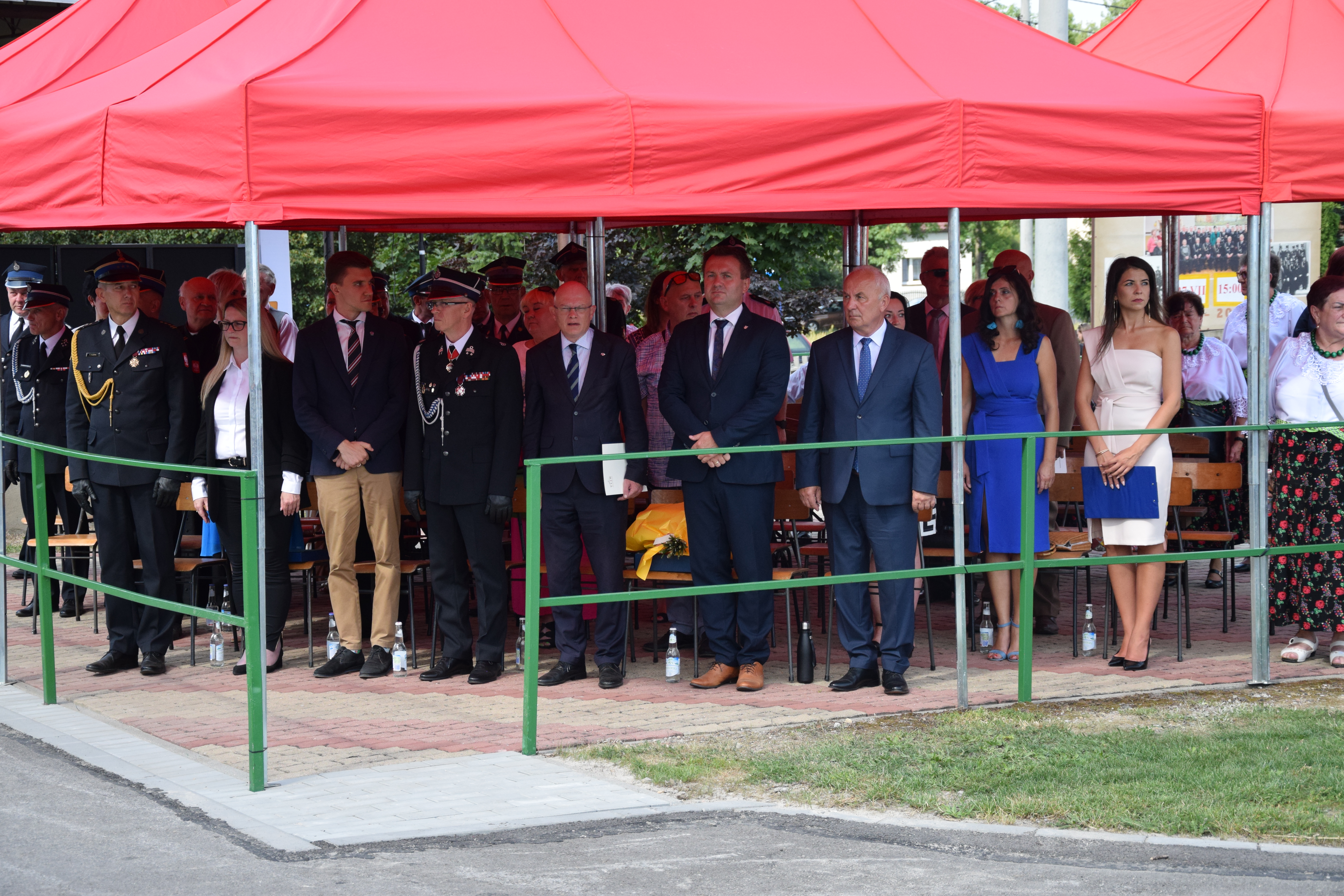 Zdjęcie przedstawia uczestników Jubileuszu 100-lecia OSP Toporowice
