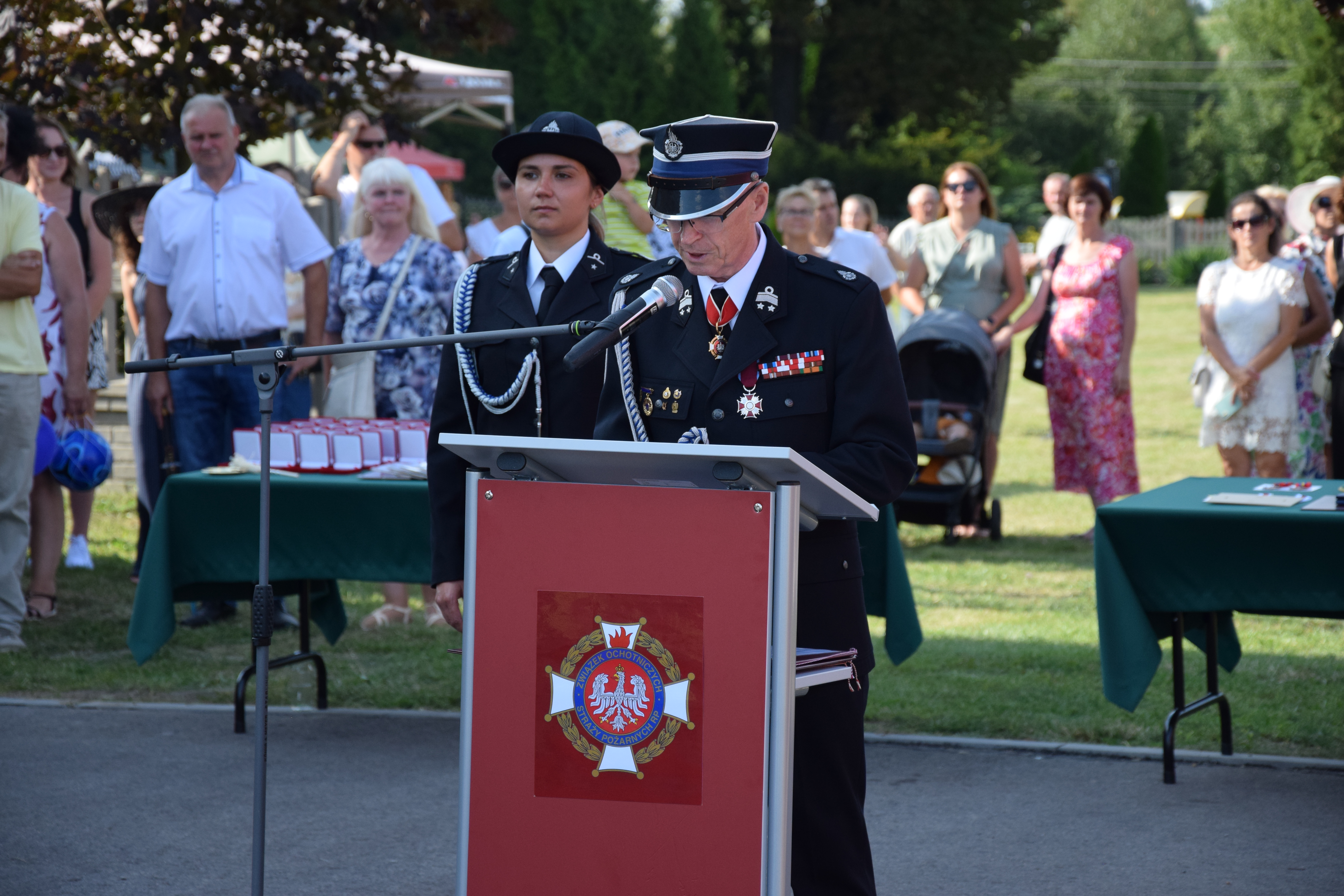 Zdjęcie przedstawia uczestników Jubileuszu 100-lecia OSP Toporowice