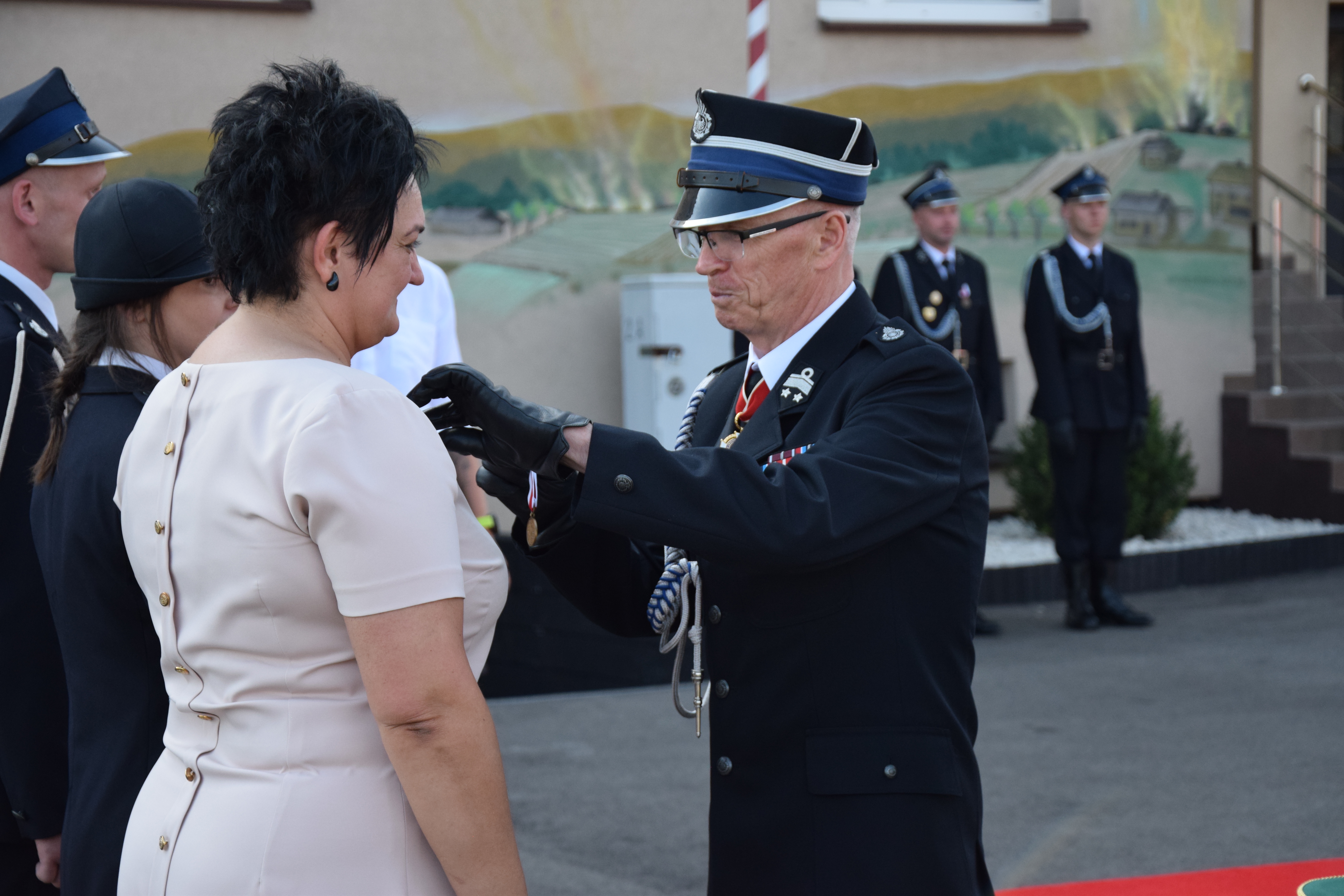 Zdjęcie przedstawia uczestników Jubileuszu 100-lecia OSP Toporowice