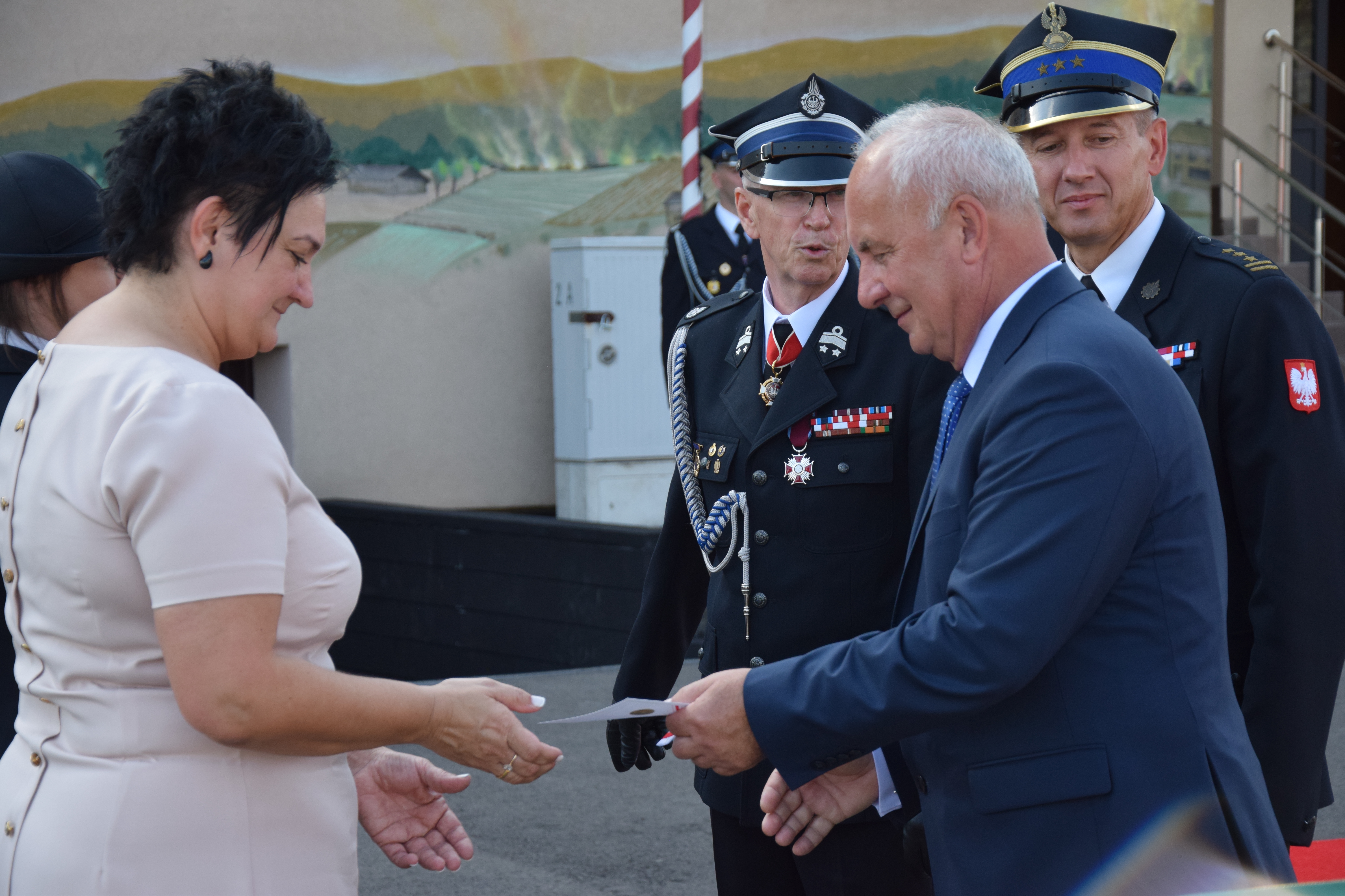 Zdjęcie przedstawia uczestników Jubileuszu 100-lecia OSP Toporowice