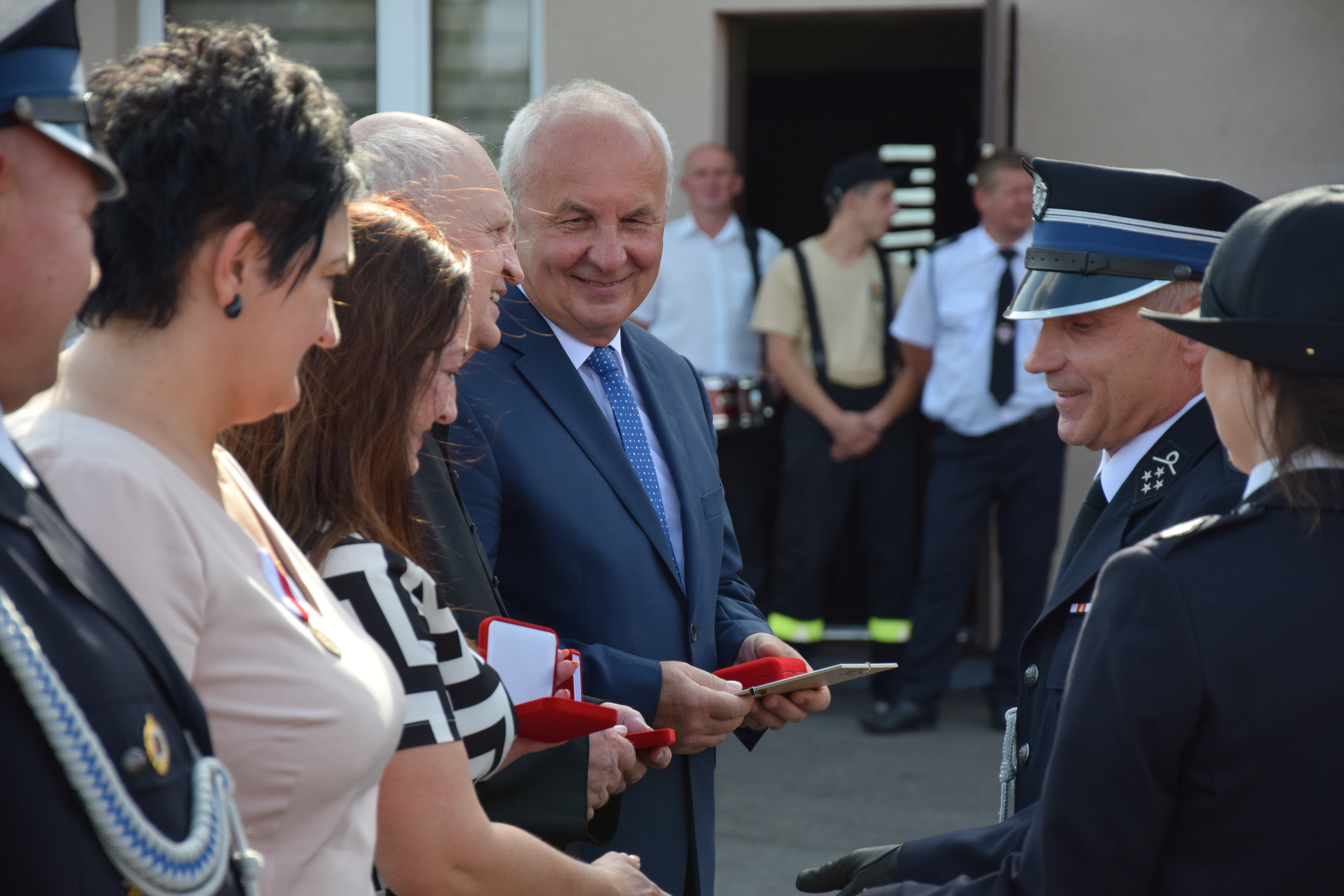 Zdjęcie przedstawia uczestników Jubileuszu 100-lecia OSP Toporowice