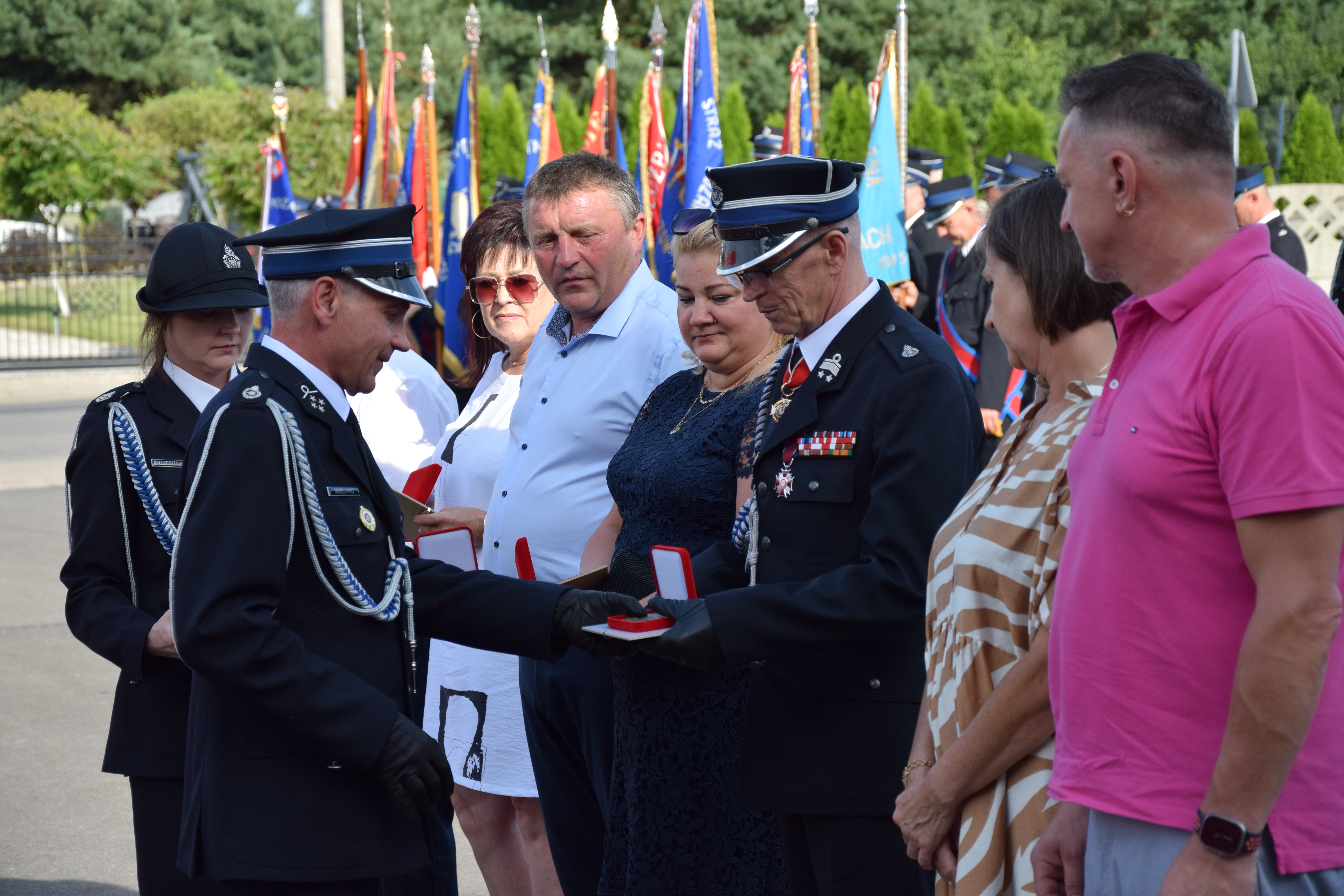 Zdjęcie przedstawia uczestników Jubileuszu 100-lecia OSP Toporowice