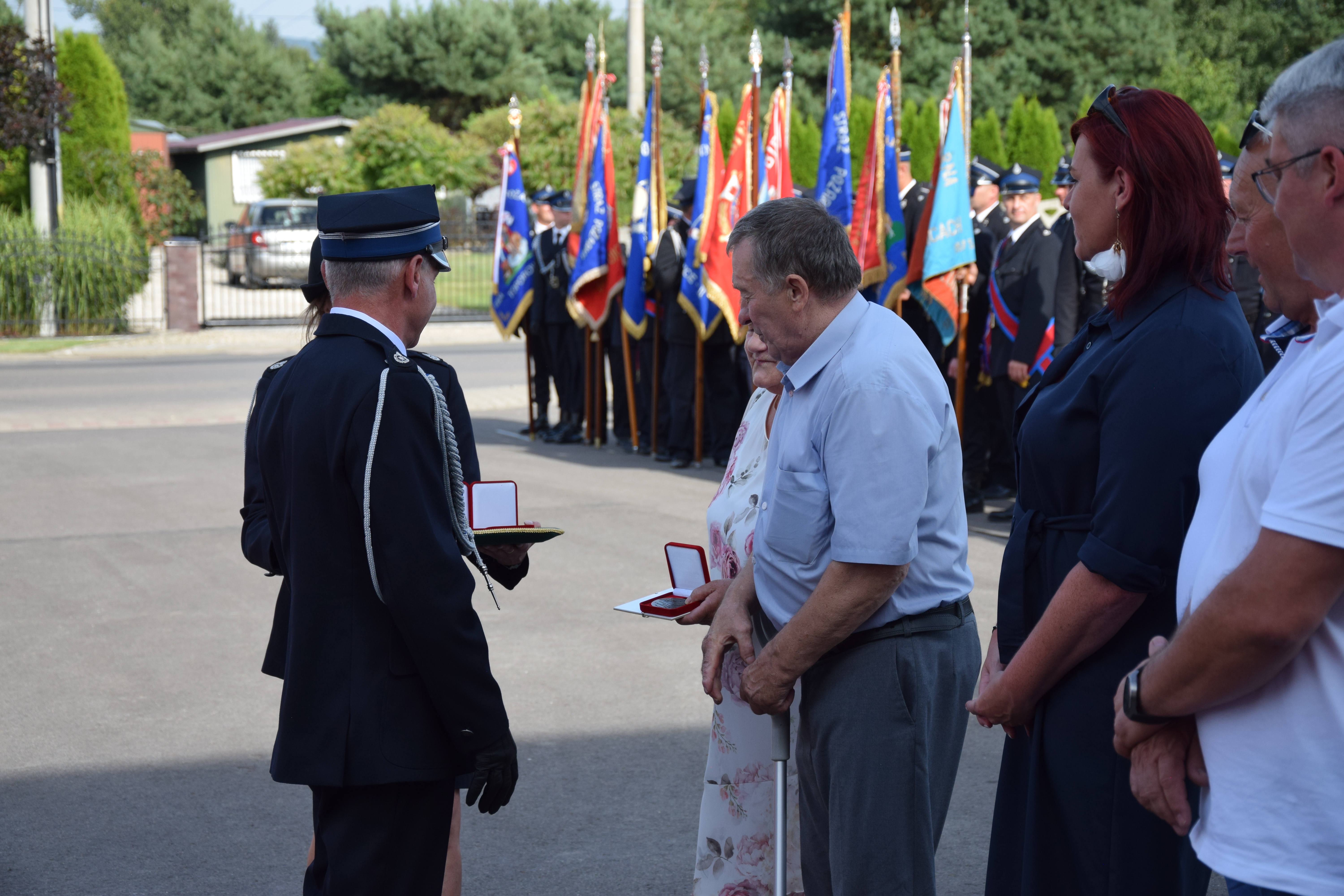 Zdjęcie przedstawia uczestników Jubileuszu 100-lecia OSP Toporowice