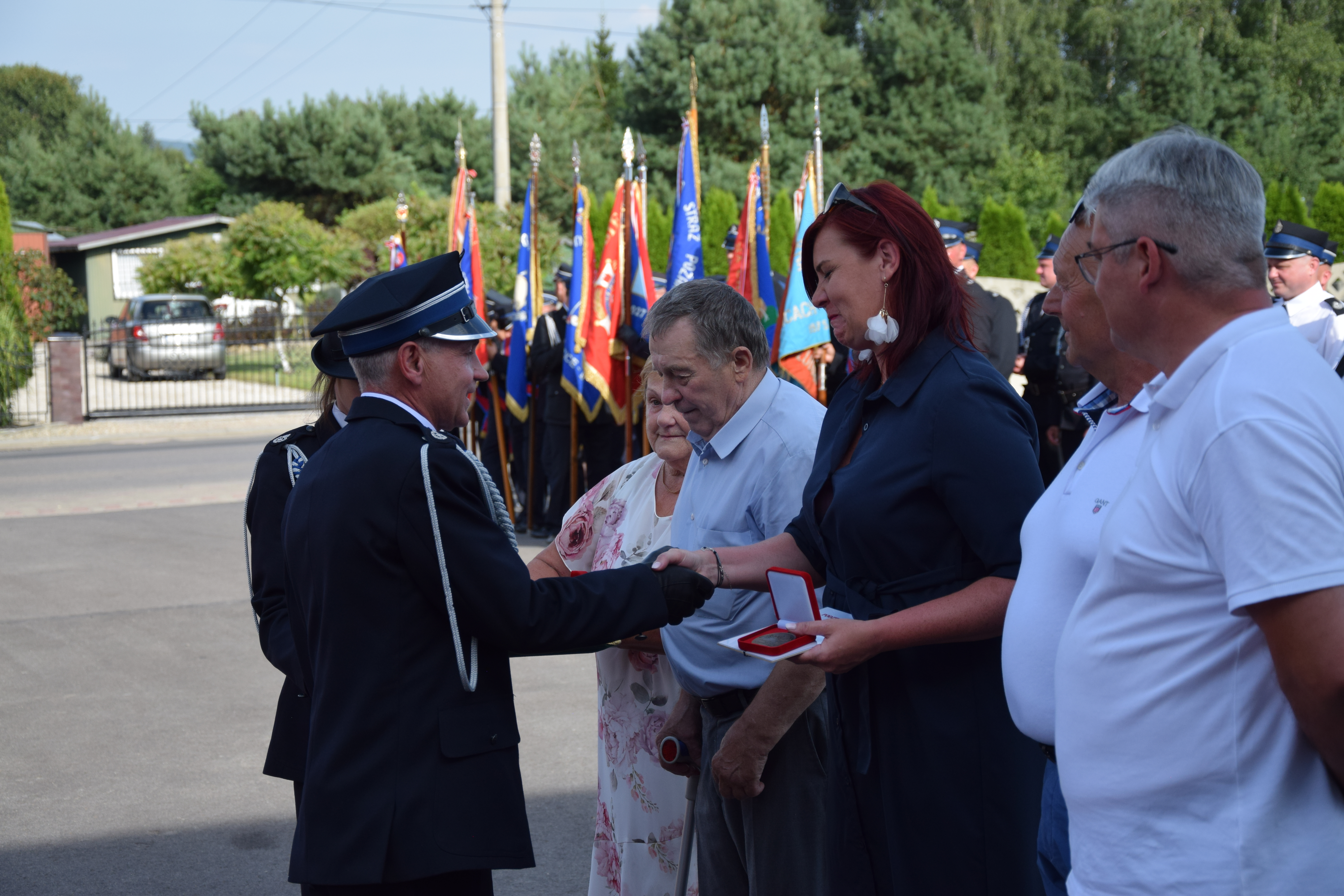 Zdjęcie przedstawia uczestników Jubileuszu 100-lecia OSP Toporowice
