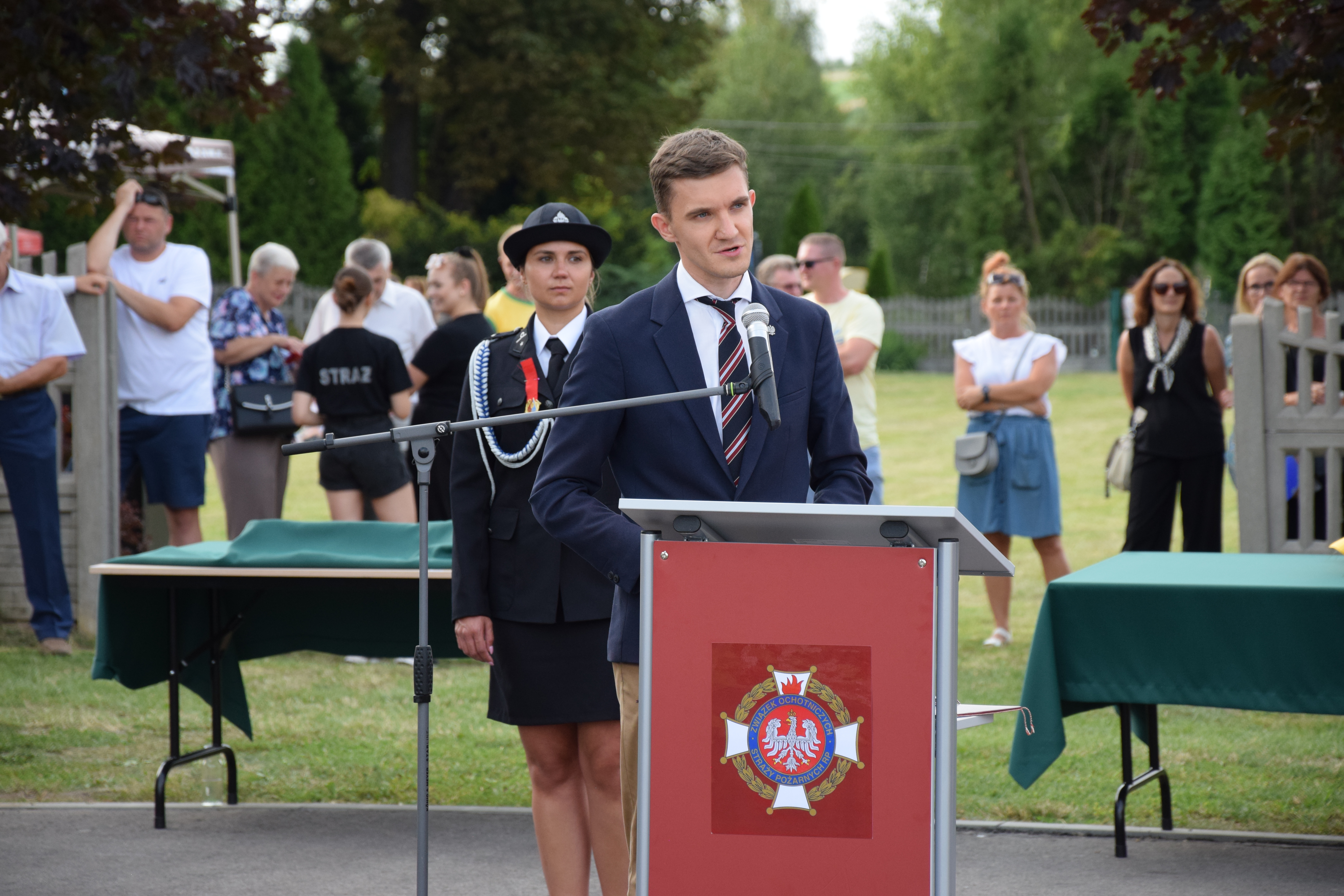 Zdjęcie przedstawia uczestników Jubileuszu 100-lecia OSP Toporowice